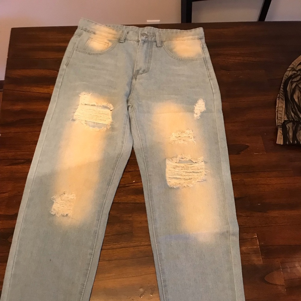 Men’s ripped jeans
